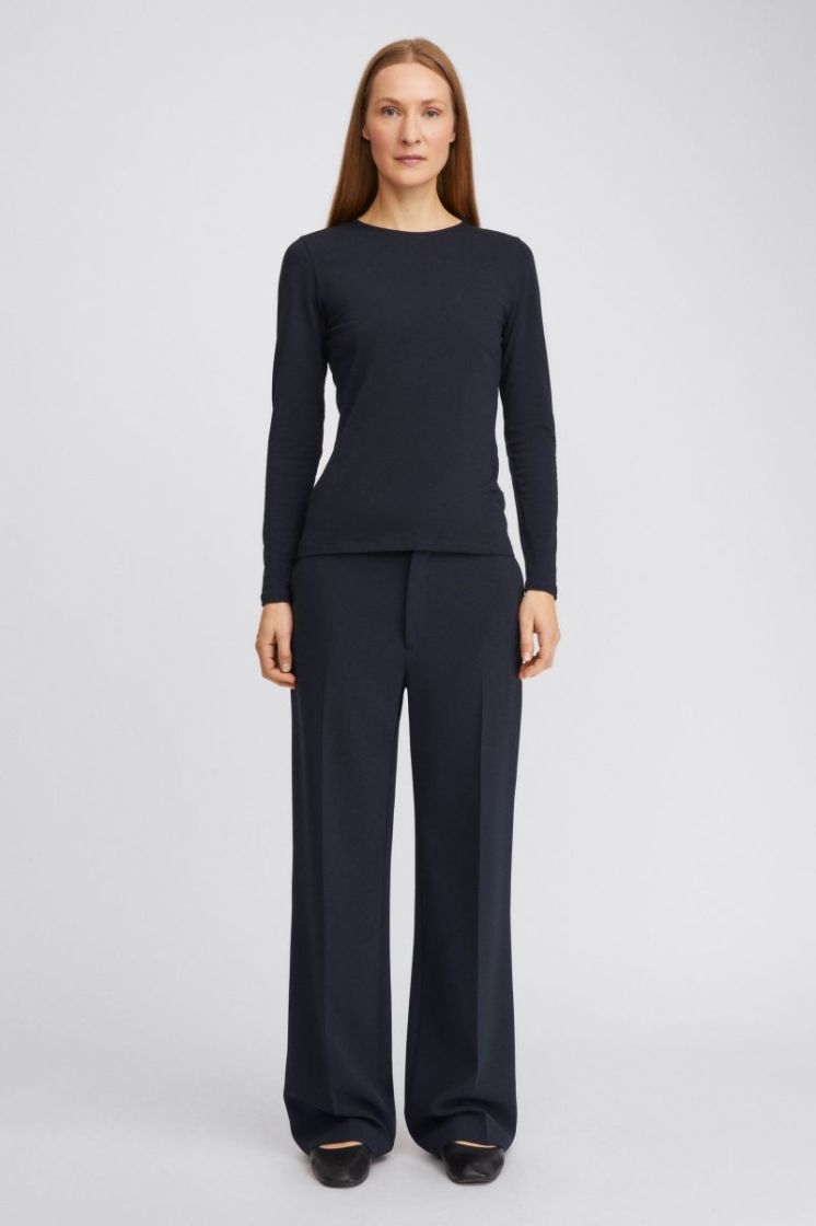 Wash inside out with similar colours - do not tumble dry 2830 NAVY