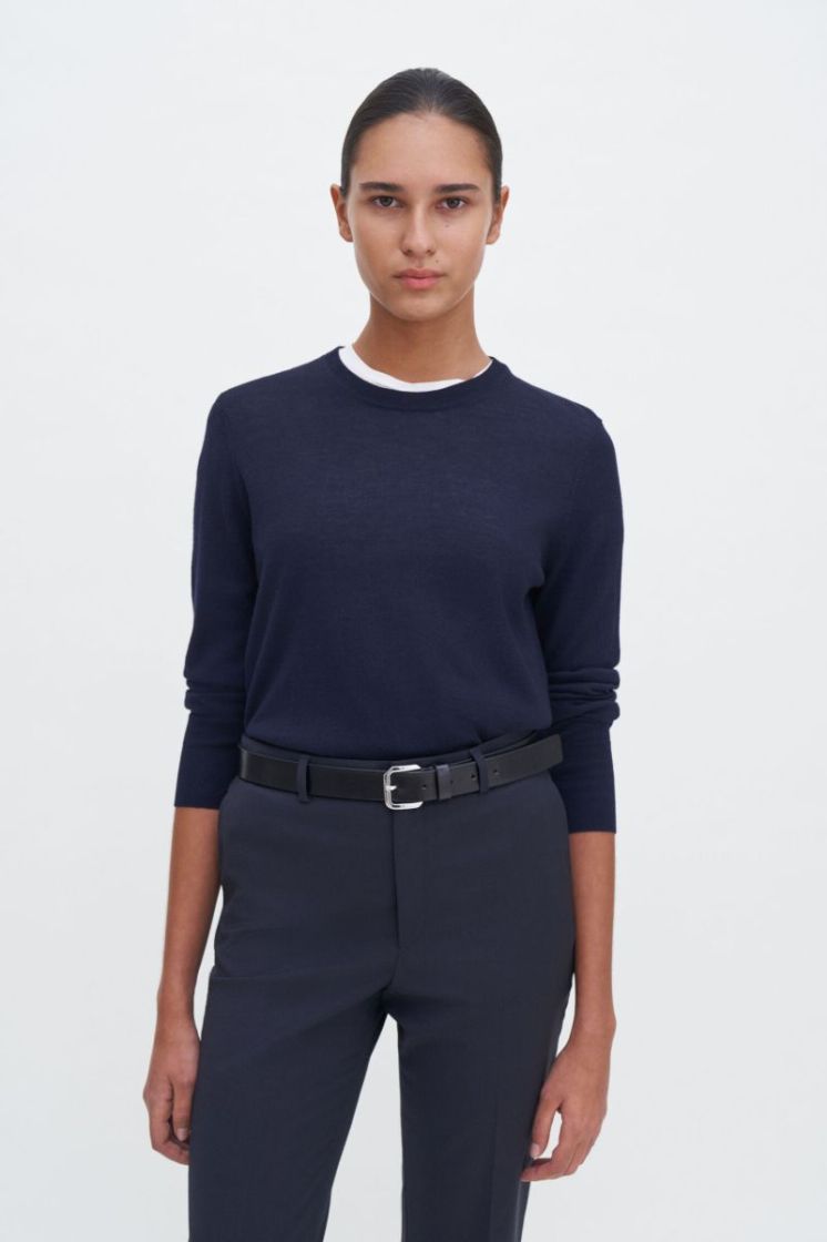 Wash inside out with similar colours - do not tumble dry 2830 NAVY