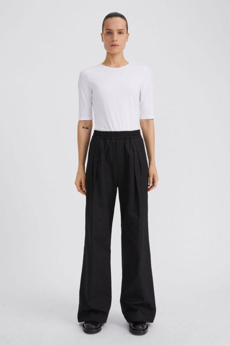 Wash inside out with similar colours - hand dry 1009 WHITE