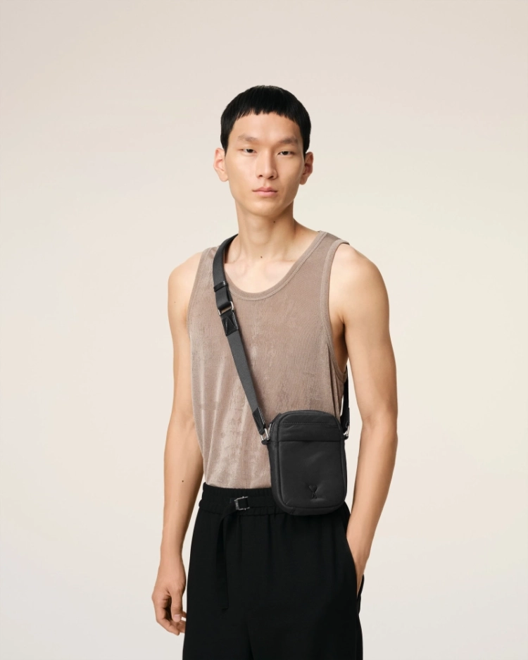  001 BLACK