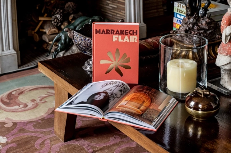  BOOK