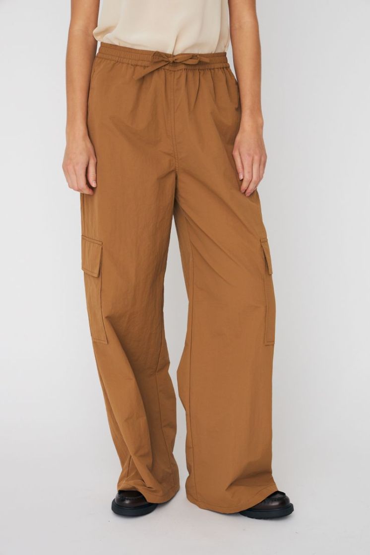  079 CAMEL BROWN