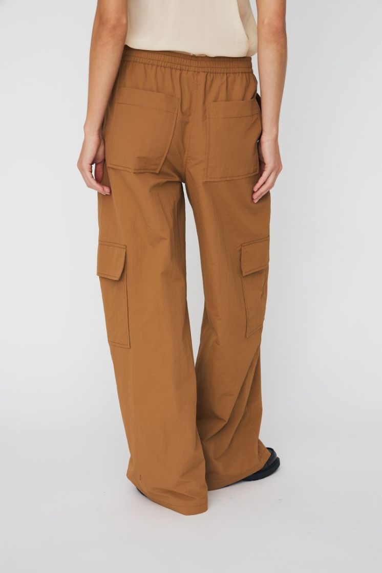  079 CAMEL BROWN
