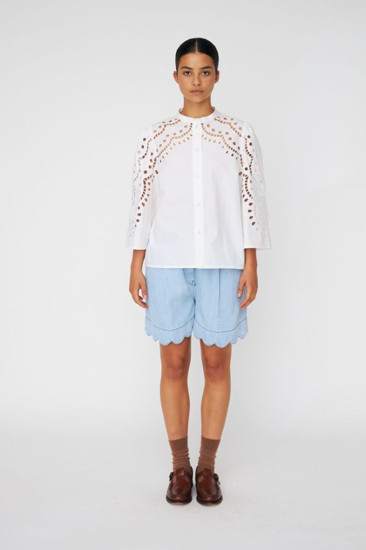  001 WHITE