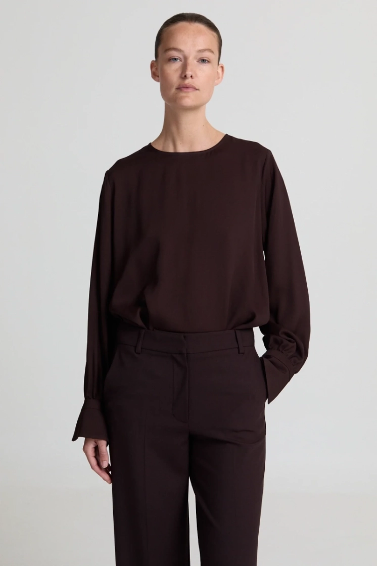 DARK BROWN