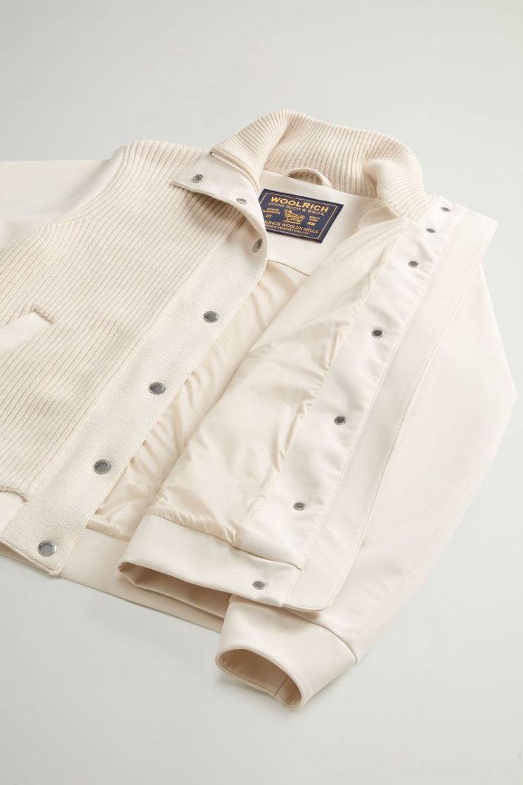  8743 MILKY CREA