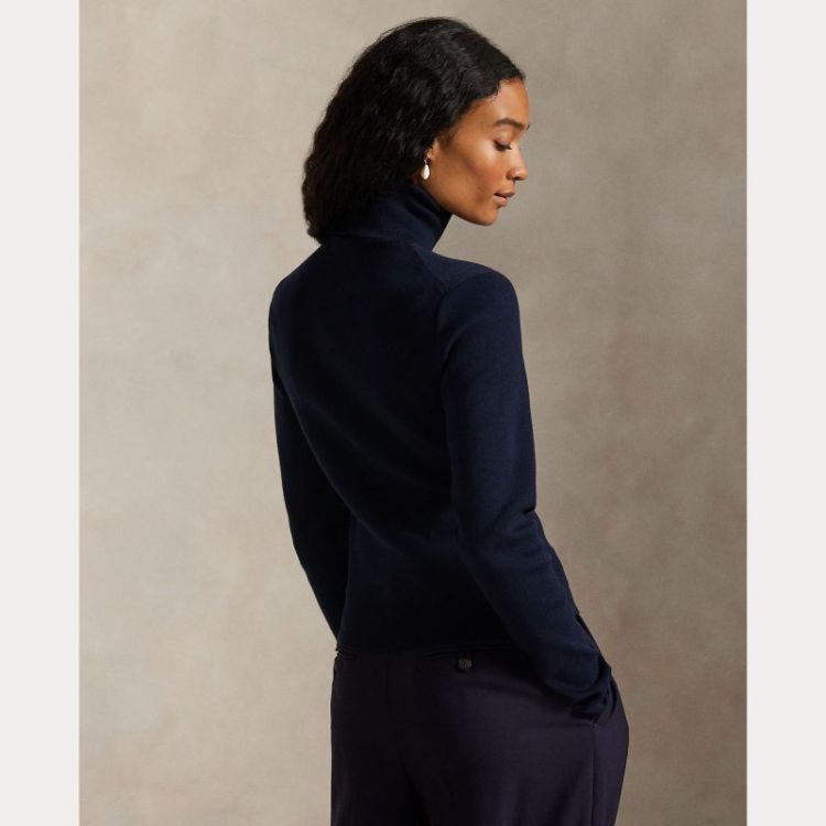  001 HUNTER NAVY