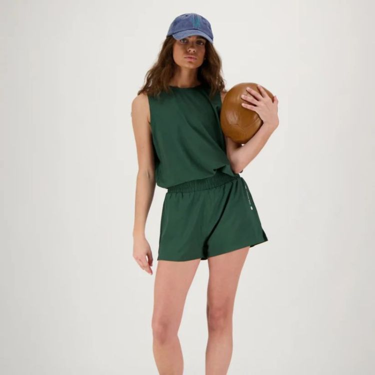  DARK GREEN