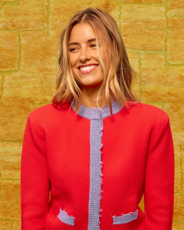 697 POPPY RED
