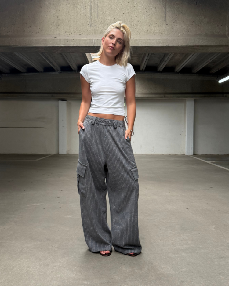  22 DARK GREY