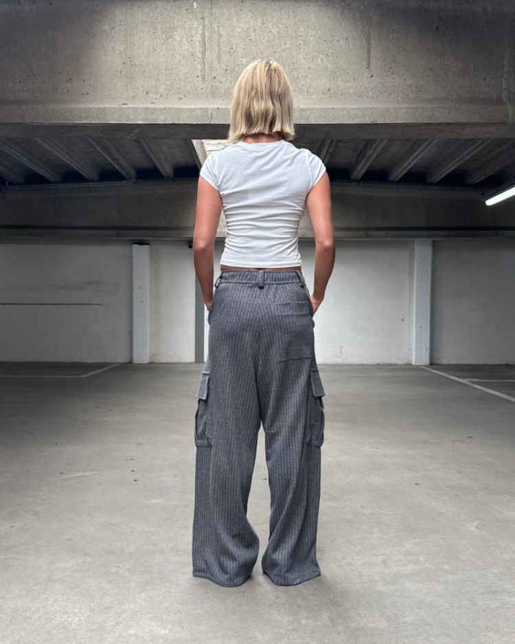  22 DARK GREY