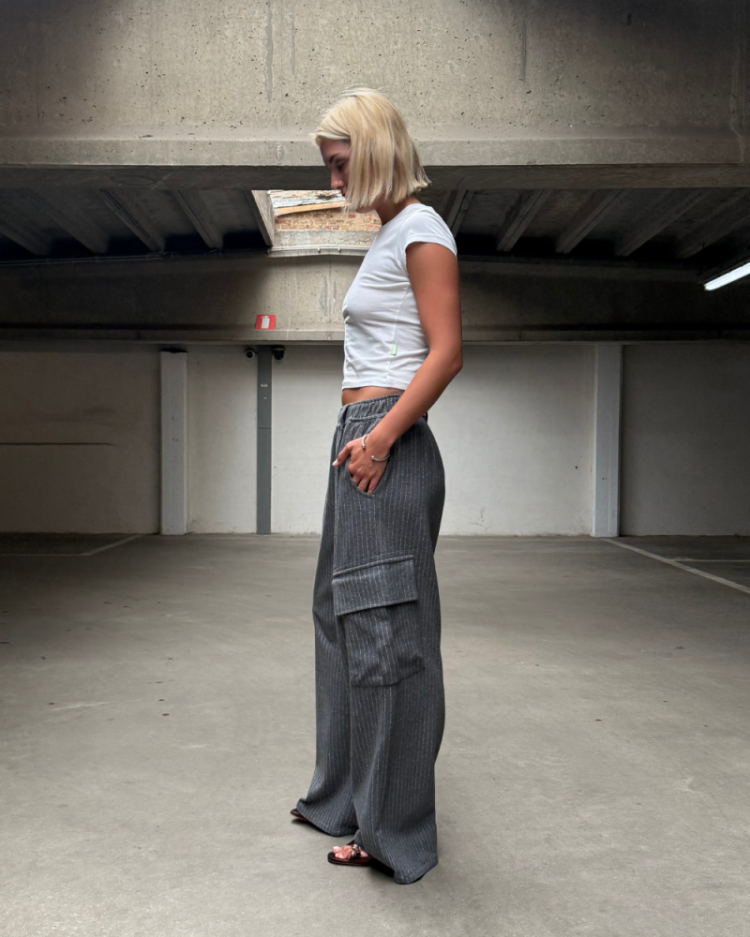  22 DARK GREY