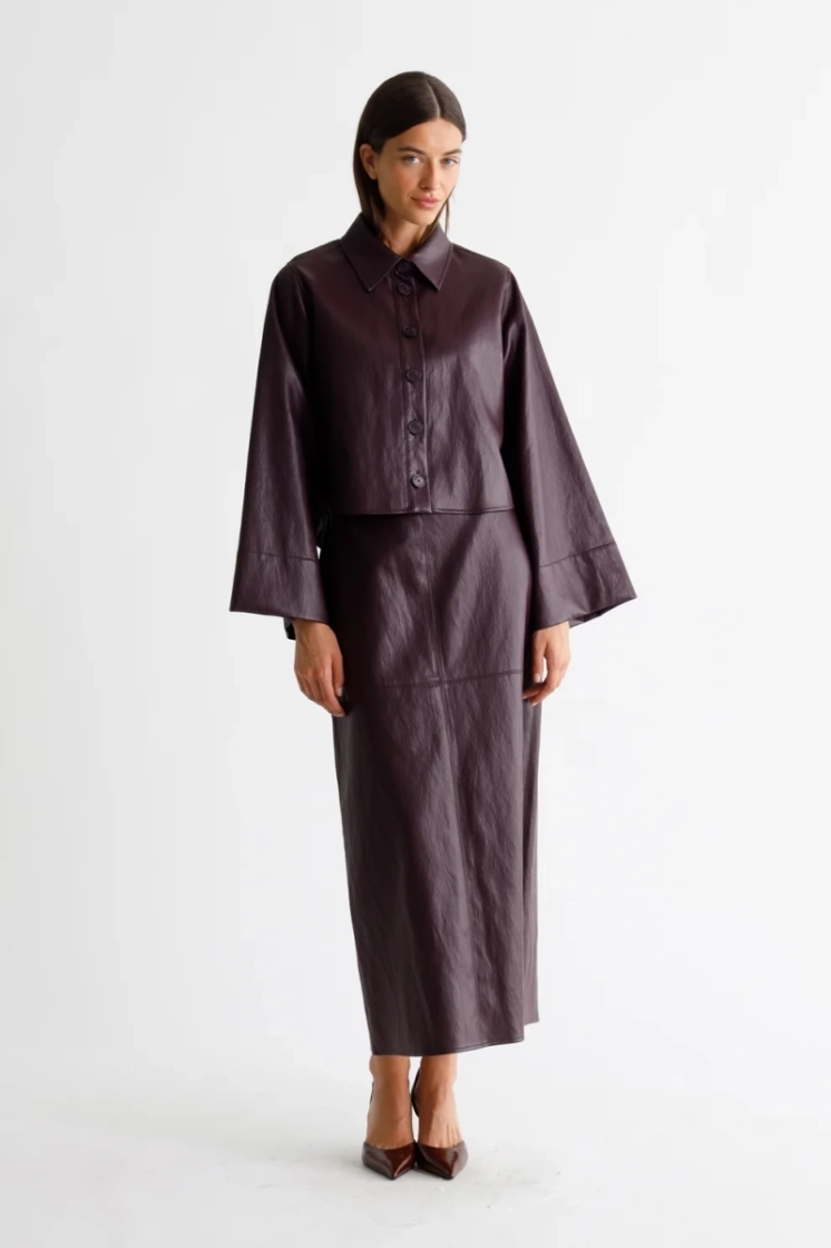 590 AUBERGINE