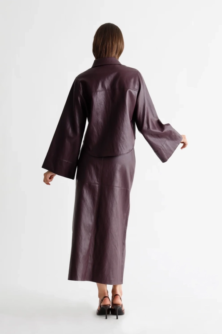  590 AUBERGINE